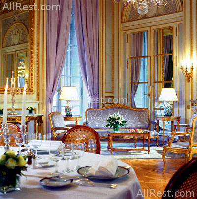 Hotel De Crillon 11